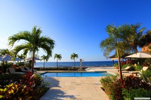 Zwembad en Bali Zee
