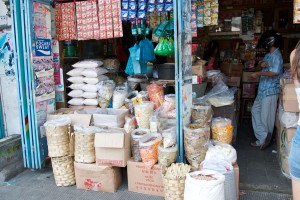 Bij de kruidenier op Bali vind je allerlei lokale producten.