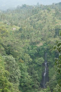 Eén van de vele watervallen op Bali.