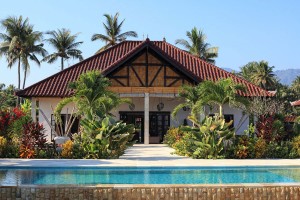 Vooraanzicht van vakantievilla Bima Sena op Bali.