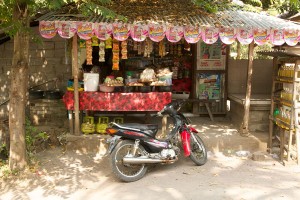 Een winkeltje langs de weg op Bali.